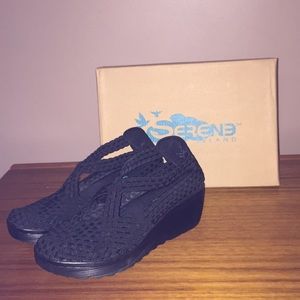 Serene Island Wedges